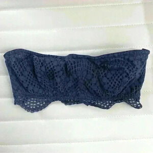 Victoria’s Secret navy lace strapless bra